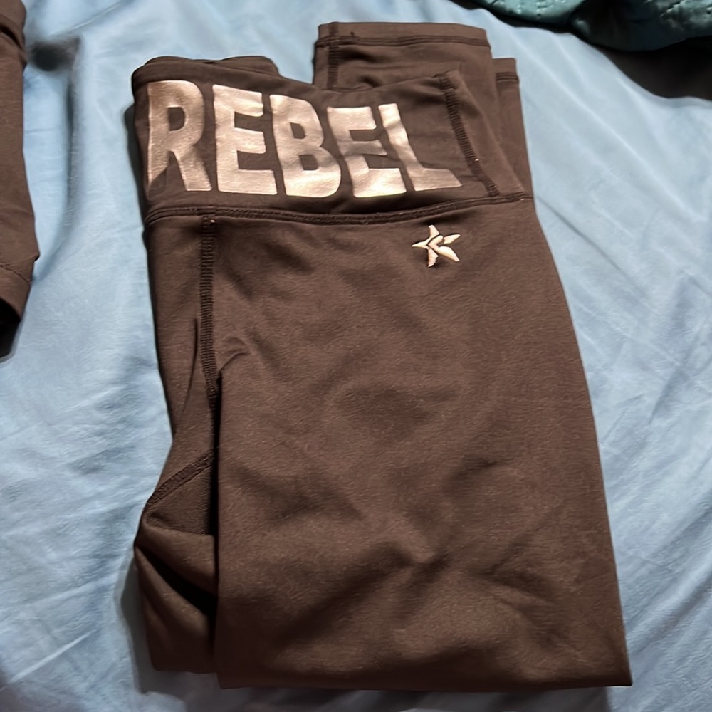 Rebel - shorts and Capri leggings - Picture 3 of 3